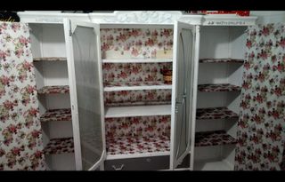 Mueble antiguo blanco y plata