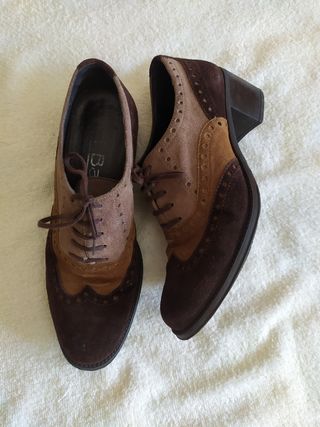 Zapatos de ante. 
