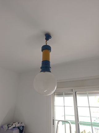 Lámpara techo azul y amarilla
