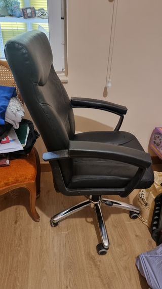 Silla oficina giratoria negra