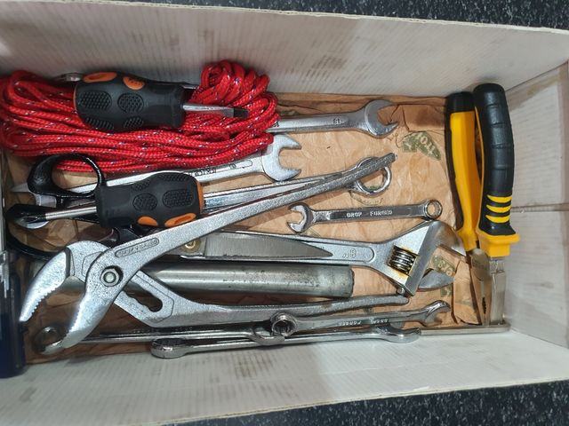 Caja herramientas variadas