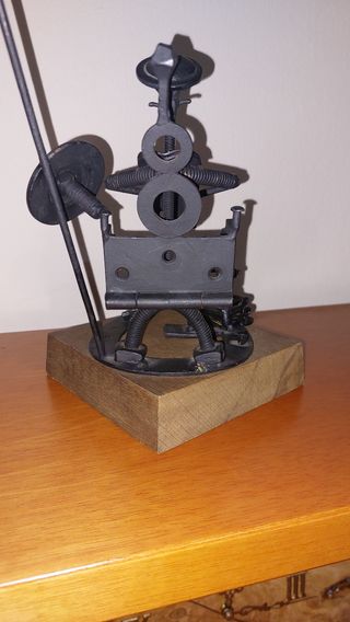 Escultura Quijote: piezas metálicas