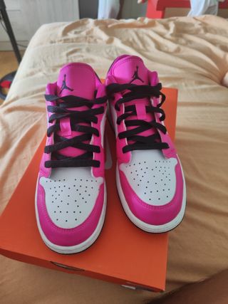 Zapatillas Jordan 1 Low Rosa-Negro