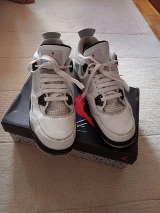Air Jordan 4 Retro - 42