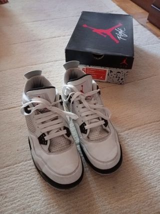 Air Jordan 4 Retro - 42