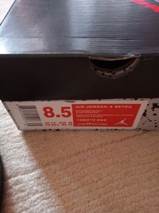 Air Jordan 4 Retro - 42