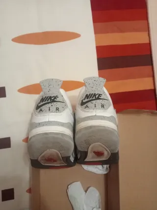 Air Jordan 4 Retro - 42