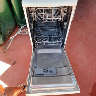 Lavavajillas BECKEN compacto
