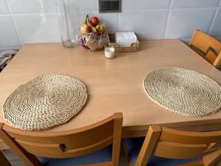 Mesa comedor madera + 3 sillas