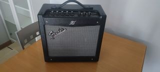 Fender Mustang: Amplificador Guitarra