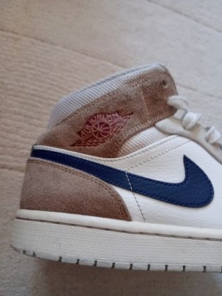 Air Jordan 1 Mid - 41 Beige/Blanco