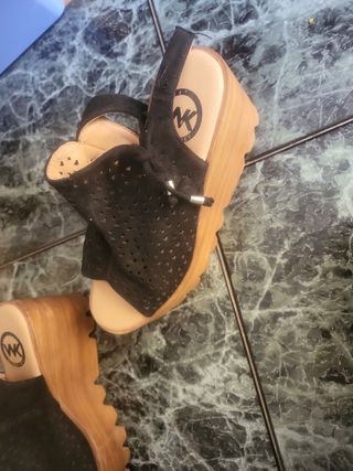 Sandalias negras W.K. plataforma