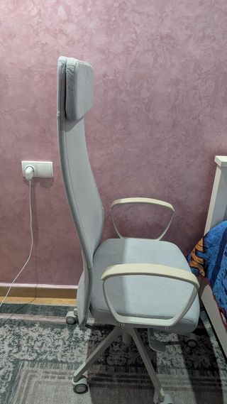 Silla oficina beige y gris