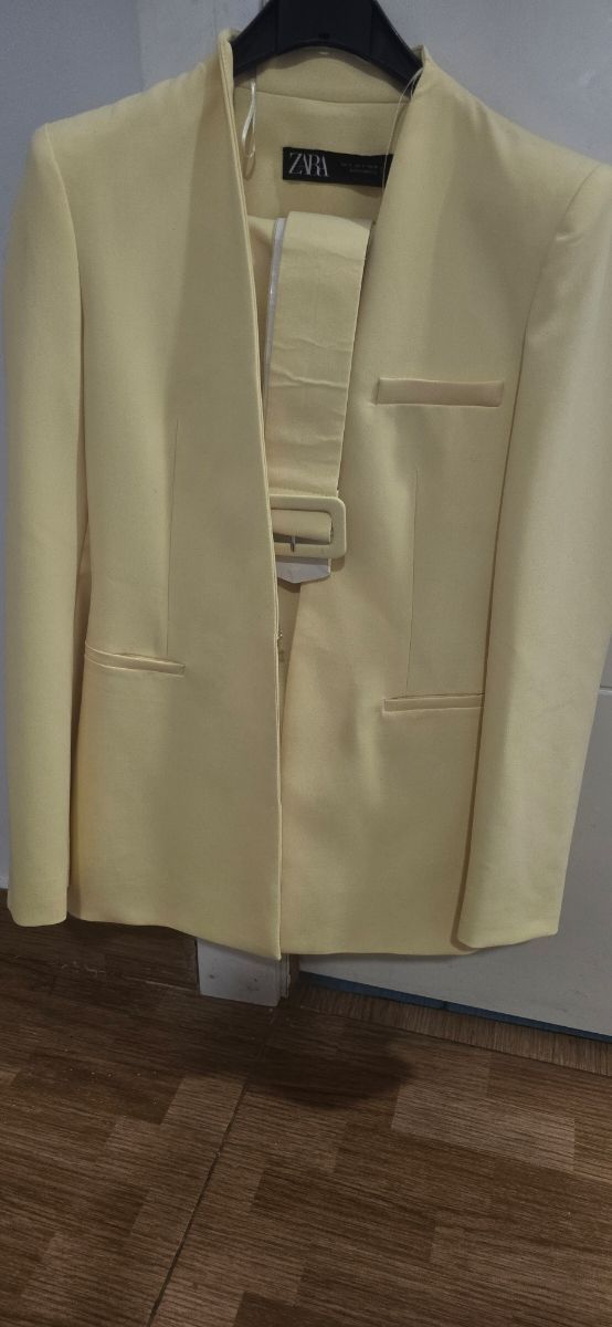 Traje Zara mujer - Amarillo