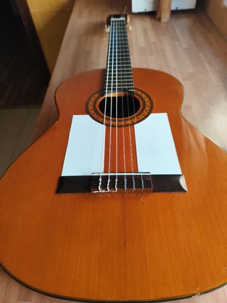 GUITARRA ESPAÑOLA ADMIRA SOLISTA