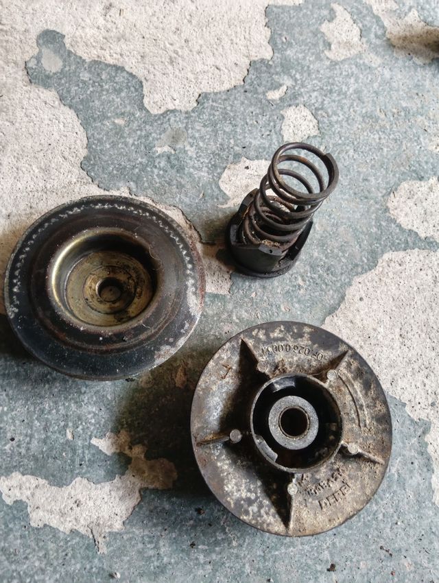 Plato y muelle contraste Derbi Variant