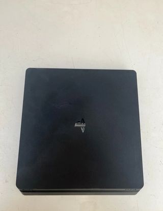 PS4 (PlayStation 4) negra