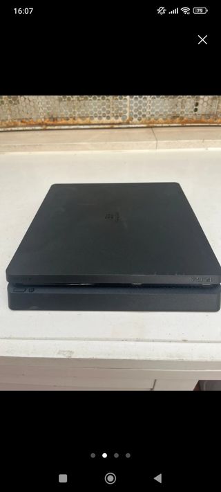 PS4 (PlayStation 4) negra