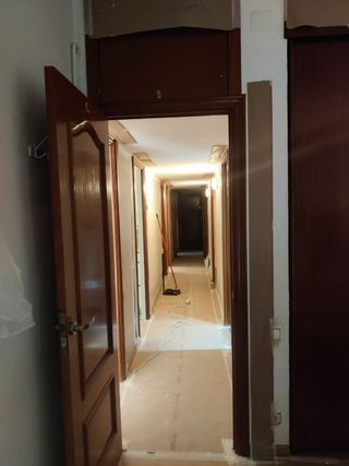 Lacado de puertas en banco satinado 