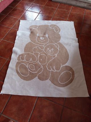 Alfombra infantil oso beige