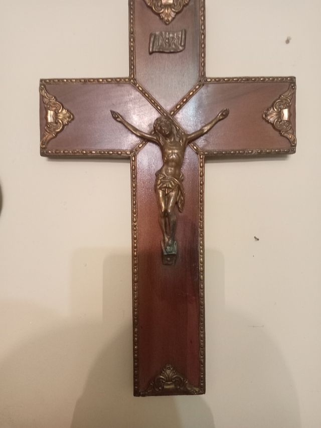 Crucifijo antiguo bronce madera