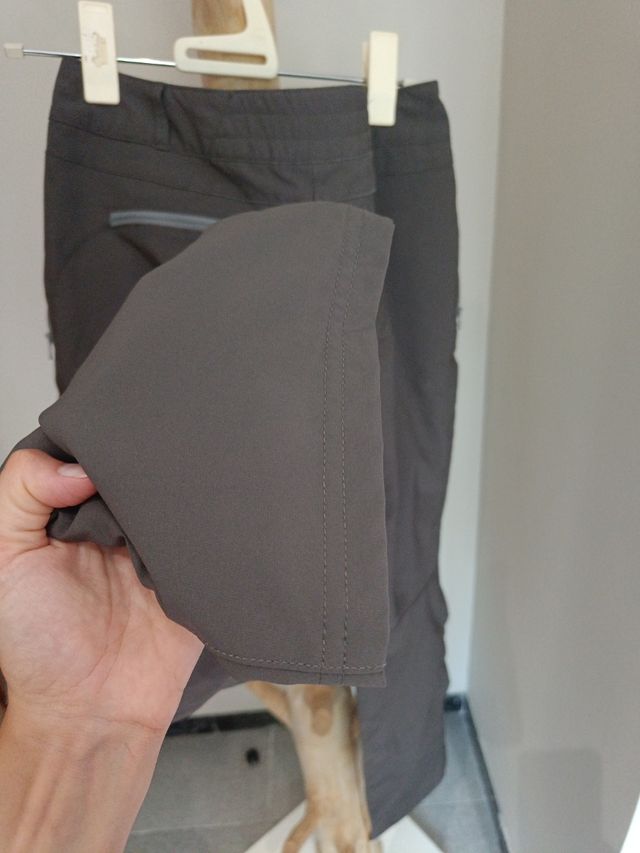 Pantalón montaña gris