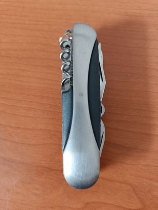 Navaja Suiza Multiherramienta con estuche 