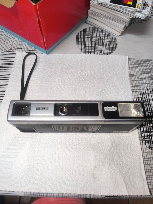 Fotocamera Minolta Autopak 460TX 110 con flash non funziona