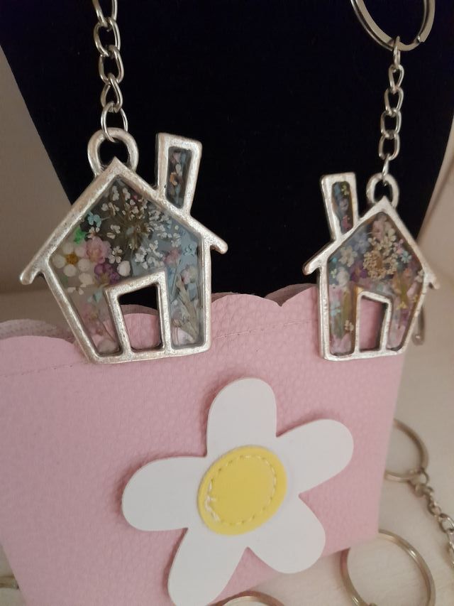 Portachiavi rosa con fiore