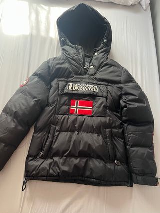 Geographical Norway - Abrigo negro