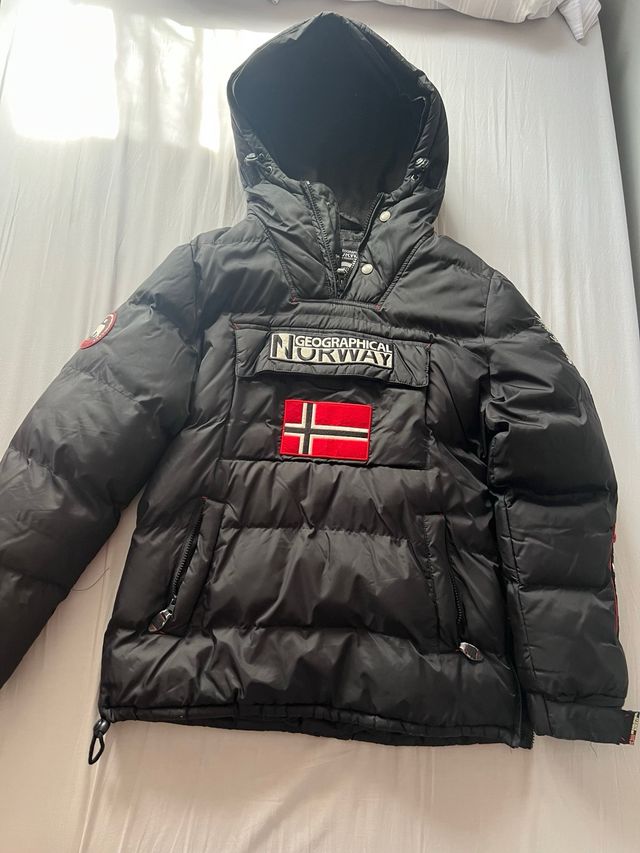 Geographical Norway - Abrigo negro