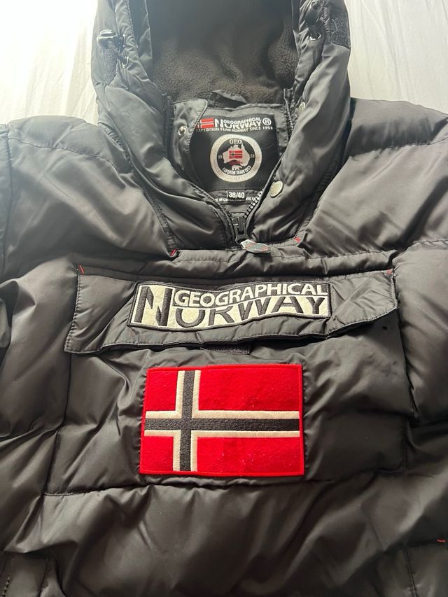 Geographical Norway - Abrigo negro