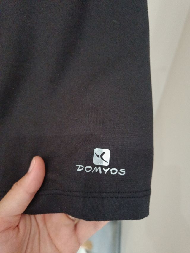 Shorts deportivos Domyos - negros y rosas