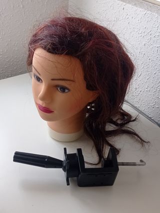 Muñeca de peluquería con soporte 