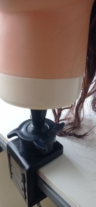 Muñeca de peluquería con soporte 