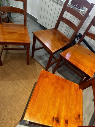 4 sillas madera marrón
