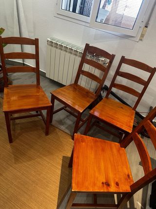 4 sillas madera marrón