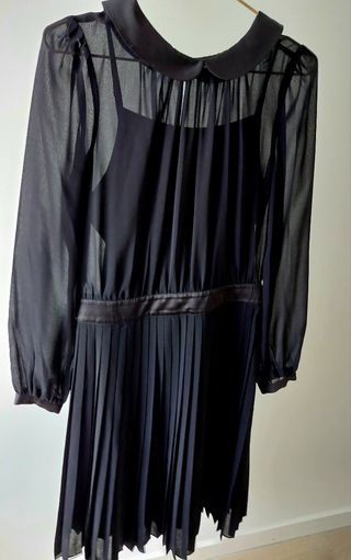 Vestido plisado Sisley negro