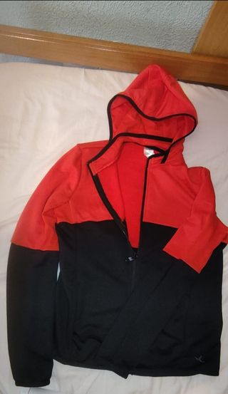 Chandal rojo y negro