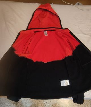 Chandal rojo y negro