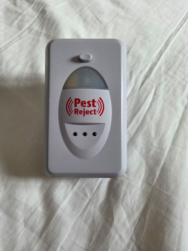 Dos repelentes de Plagas Pest Reject