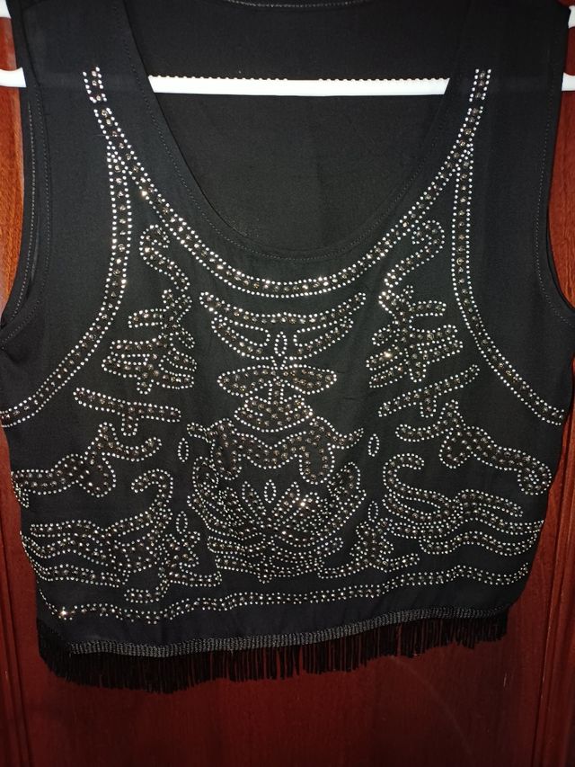 Top negro con pedreria
