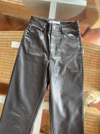 Pantalones negros Zara efecto piel