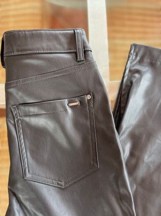Pantalones negros Zara efecto piel