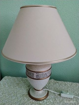 Lámparas para mesilla noche (diferentes estilos)