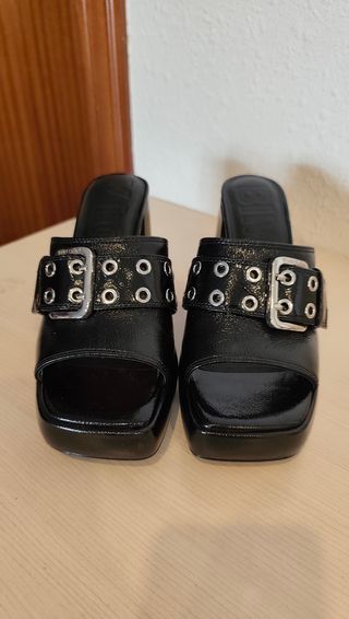 Sandalias BIMBA Y LOLA negras