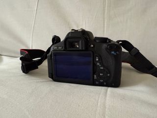 Canon EOS 600D - Cámara réflex