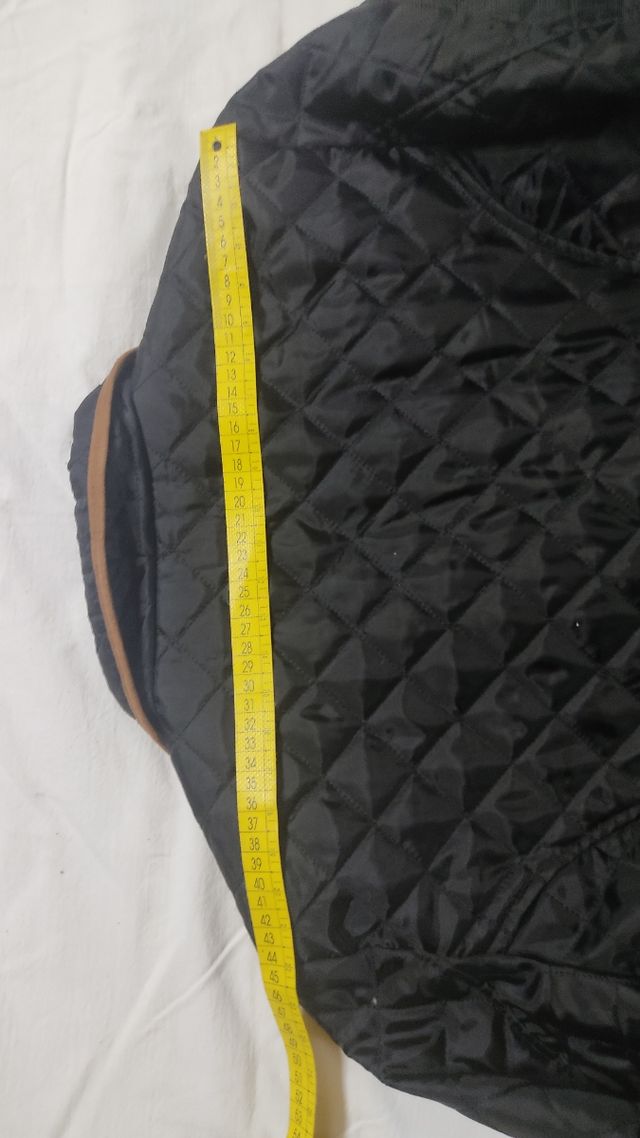 Chaquetilla acolchada negra NEW SAKS