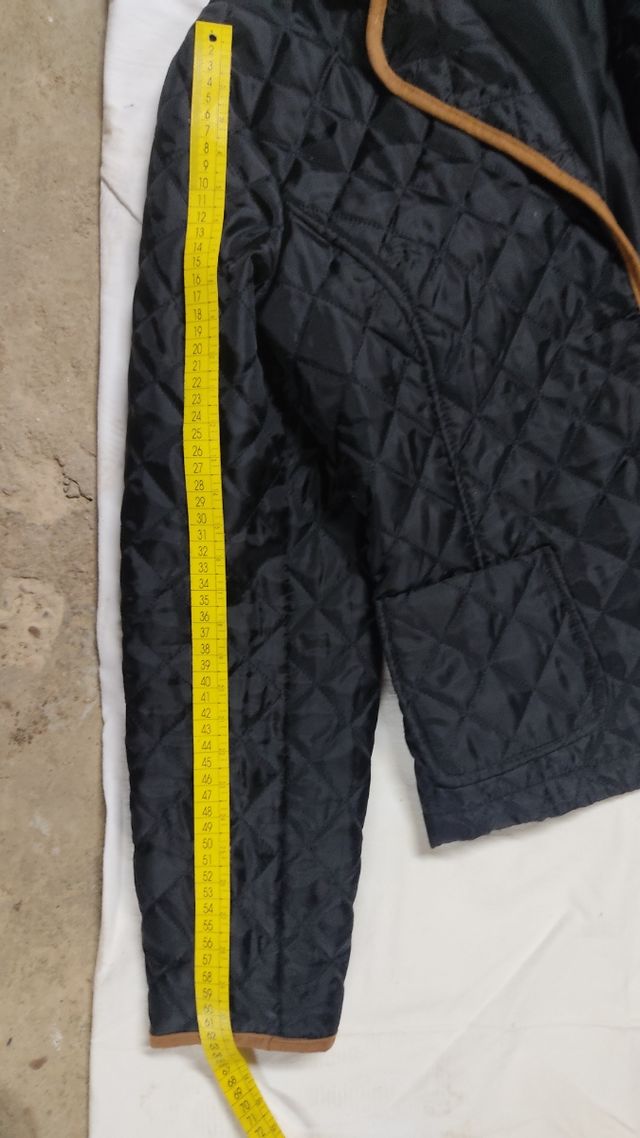 Chaquetilla acolchada negra NEW SAKS