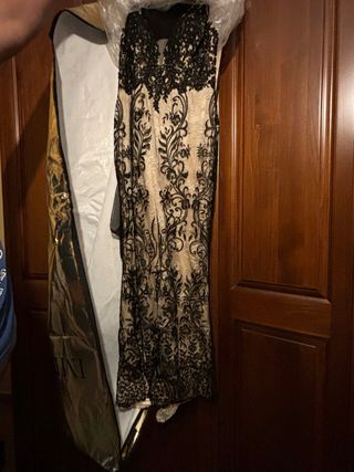 Vestito elegante beige e nero